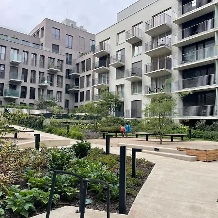Spacious Andel With 2 Bathrooms Near Metro