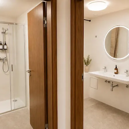Apartamento Spacious Andel With 2 Bathrooms Near Metro *